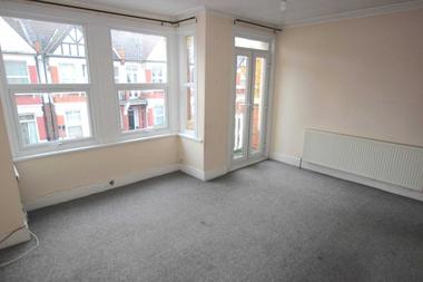 1/2 Bedrooms at St. Margaret`s Avenue, Seven Sisters, 3DH