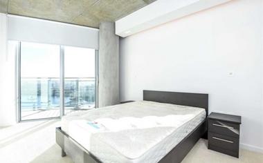 Luxury One Double Bedroom Apartment at Hoola West Tower, 1 Tidal Basin Road, Royal Docks, London, E16, 1US