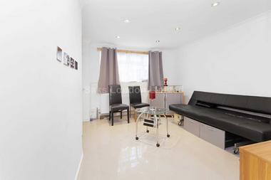 One bedroom house at CAISTOR MEWS, BALHAM, SW12, 8QW